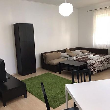 Gil Apartments, Квартира Студия В Самом Центре Пл Петефи Oezjhorod Buitenkant foto