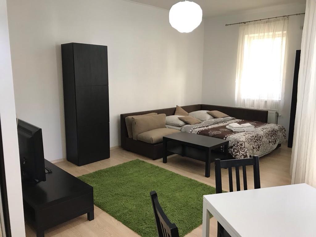 Gil Apartments, Квартира Студия В Самом Центре Пл Петефи Oezjhorod Buitenkant foto