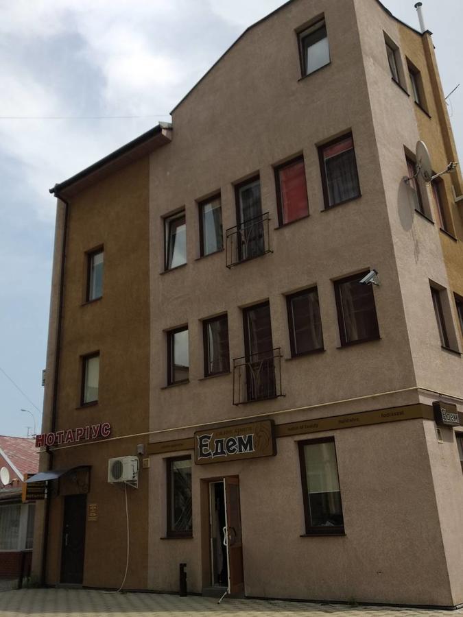 Gil Apartments, Квартира Студия В Самом Центре Пл Петефи Oezjhorod Buitenkant foto